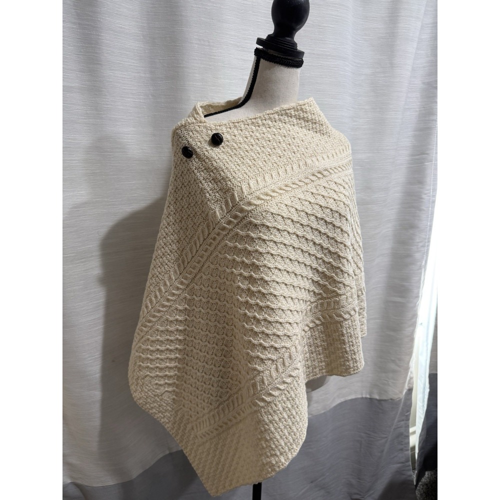 Vtg Campbells Clan Aran Ivory Cream Cape/Poncho Aran Irish Ireland One Size